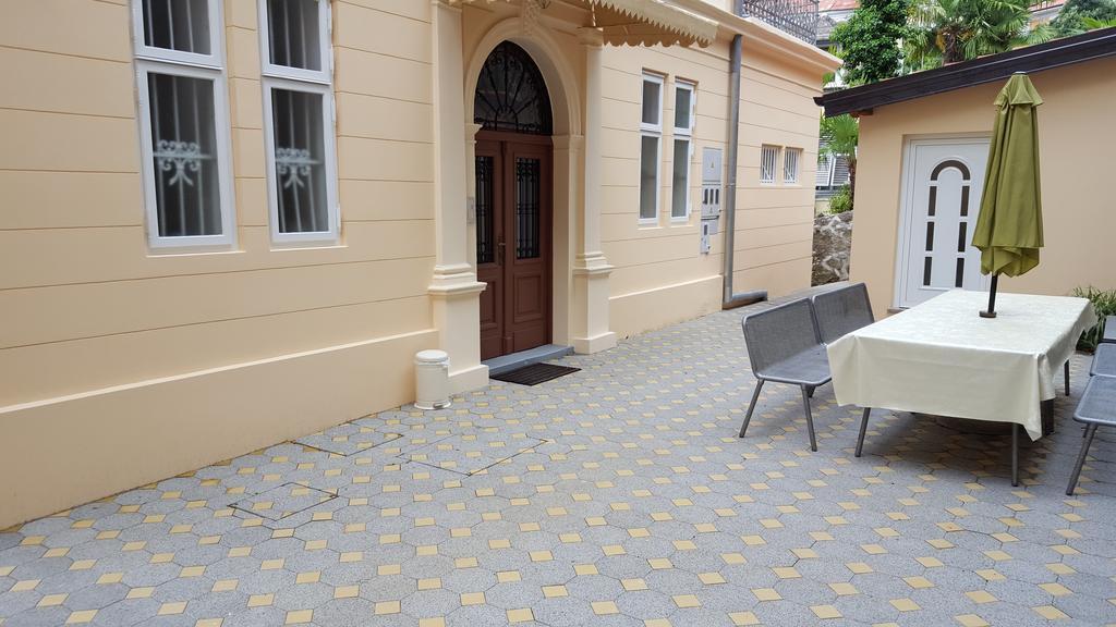 Apartments Villa Atta Opatija Exterior foto