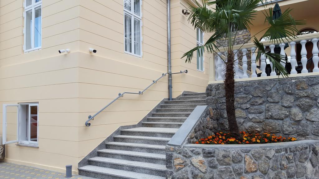 Apartments Villa Atta Opatija Exterior foto